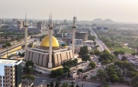 La mosquée nationale d’Abuja est l’un des plus importants édifices de la capitale fédérale.SHUTTERSTOCK