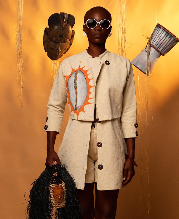 «Totem d’étoffe » fait la jonction entre tradition et modernité.DR