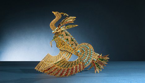 Parure de tête au paon, bijou de scène créé pour Sarah Bernhardt dans Cléopâtre, de Victorien Sardou, 1890. ALBERTO RICCI
