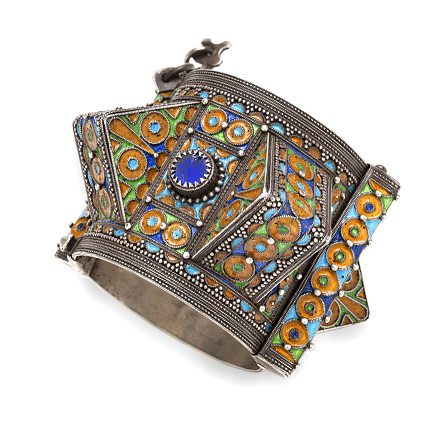 Ci-contre, bracelet (nbala ou tanbalt).SAMAR KASSAB