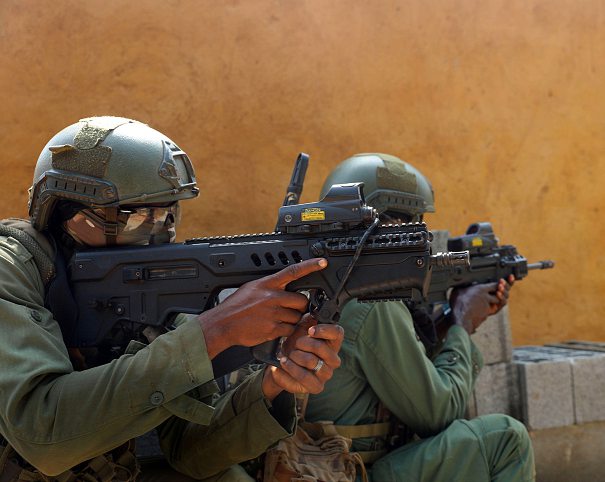 En février 2022, non loin d’Abidjan, entraînement des commandos des forces spéciales lors de l’exercice militaire « Flintlock». ALAMY