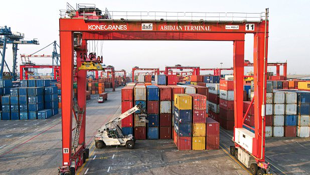 Des containers entreposés dans l’Abidjan Terminal. DR