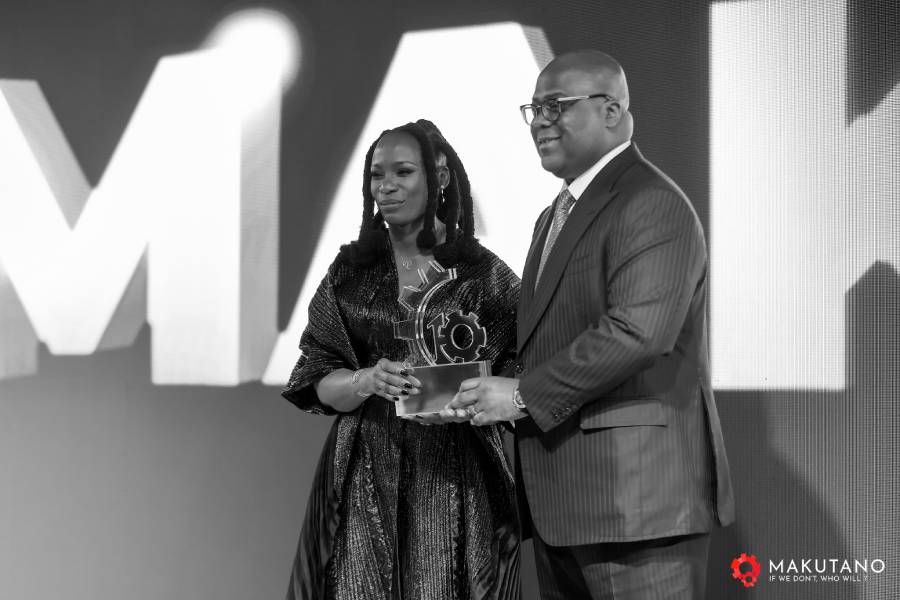 Nicole Sulu au dîner de gala du forum, aux côtés du président de la RDC, Félix Tchisekedi. DR