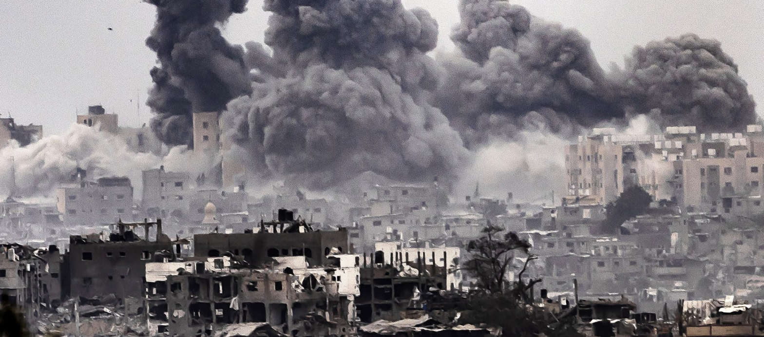Un bombardement israélien sur la bande de Gaza, le 29 octobre dernier, vu depuis Sdérot, ville proche de la frontière. FADEL SENNA/AFP