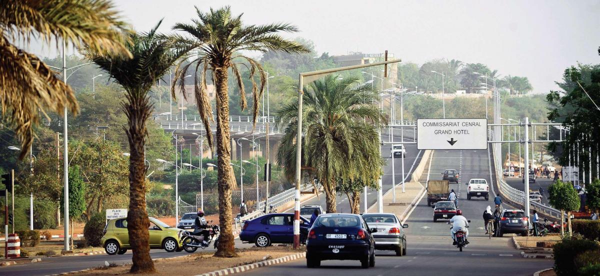 Le boulevard de la République, à Niamey. Vincent Fournier/Jeune Afrique-Rea