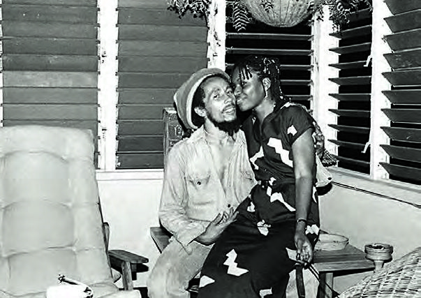 L’artiste et la « princesse » gabonaise, en 1980.