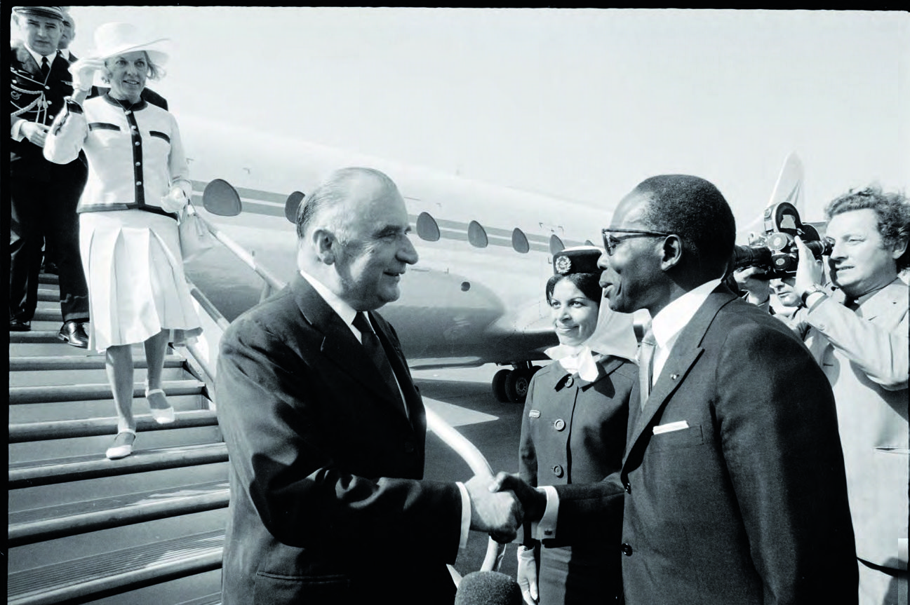 le président sénégalais Léopold Sédar Senghor accueille son homologue français George Pompidou,  à Dakar, en 1971. GUY LE QUERREC