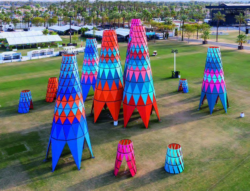 Cette « maison de la célébration » (en langue bissa) est une installation temporaire inspirée par les baobabs. Ses 12 tours invitaient les participants au festival de Coachella en 2019 à se retrouver, à l’abri du soleil et de la chaleur.