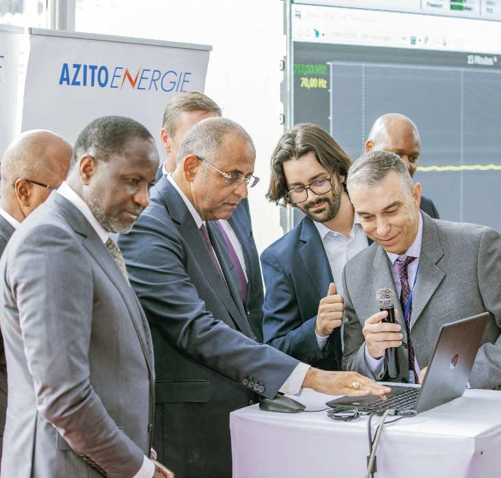 Inauguration de la phase IV de la centrale thermique d’Azito, le 27 juin 2022, par le Premier ministre Patrick Achi (au centre), en présence du ministre des Mines, du Pétrole et de l’Énergie Mamadou Sangafowa Coulibaly (au premier plan, à gauche).DR