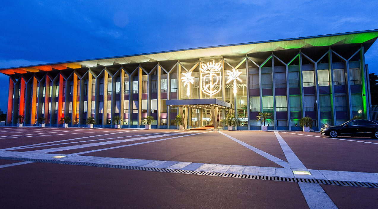 Le palais présidentiel, oeuvre de l’architecte Pierre Dufau construite en 1961, a été entièrement rénové récemment. DR PRÉSIDENCE DE CÔTE D’IVOIRE