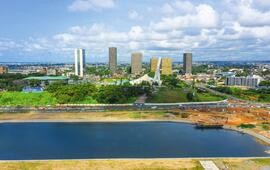 Le quartier du Plateau, à Abidjan, symbole de modernité et haut lieu d'affaires.