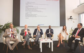 Le panel d’ouverture d’Africa Day, avec de gauche à droite, Lionel Zinsou, Etienne Giros, Zyad Limam, Khaled Igue, Johanna Houdrouge et Frederic Geerts.