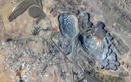 La mine de Bayan Obo, dans la région de Mongolie-Intérieure, au nord de la Chine, est le plus gros gisement de terres rares au monde. NASA/NOVAPIX/BRIDGEMAN IMAGES