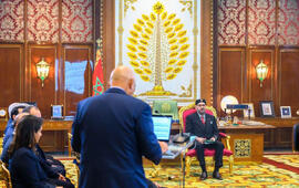 Le 3 décembre dernier Mostafa Terrab présente au Roi Mohammed VI le nouveau plan d’investissement de l’OCP. MAP