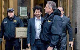 Sam Bankman-Fried quitte le tribunal, à New York, le 22 décembre, après son arrestation dix jours plus tôt.BRITTAINY NEWMAN/THE NEW YORK TIMES/REDUX-REA