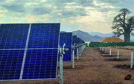 Un site de panneaux solaires au Malawi.SHUTTERSTOCK