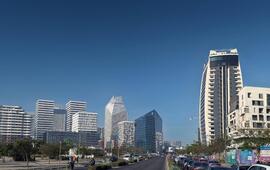 La skyline moderne de Casablanca Finance City, la cité des affaires. MOROCKO/SHUTTERSTOCK