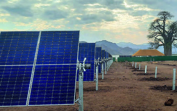 Un site de panneaux solaires au Malawi.SHUTTERSTOCK