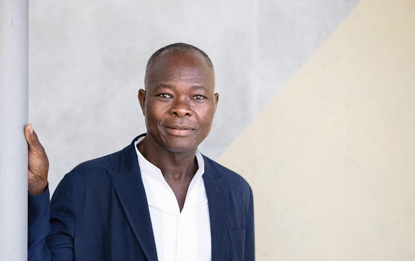 Diébédo Francis Kéré.SEBASTIAN GOLLNOW/DPA/DPA PICTURE ALLIANCE VIAAFP