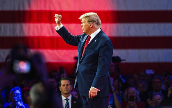 Le 24 février 2024, National Harbor, dans le Maryland. Donald Trump, à l’occasion de la Conservative Political Action Conference – réunion politique organisée par les conservateurs –, déroule son plan pour remporter l’élection présidentielle contre Joe Bi