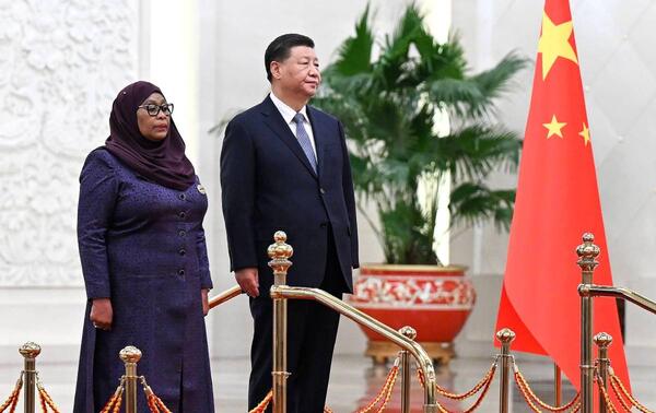 Le 3 novembre 2022, MEN aux côtés du président chinois Xi Jinping, à Pékin. ALAMY