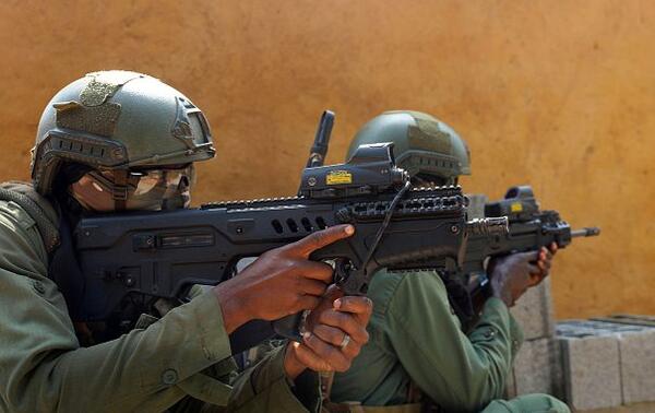 En février 2022, non loin d’Abidjan, entraînement des commandos des forces spéciales lors de l’exercice militaire « Flintlock». ALAMY