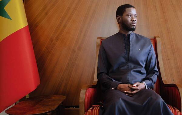 Le président Bassirou Diomaye Faye dans le palais présidentiel, le 20 septembre 2024. CARMEN ABD ALI/ THE NEW YORK TIMES/ REDUX REA