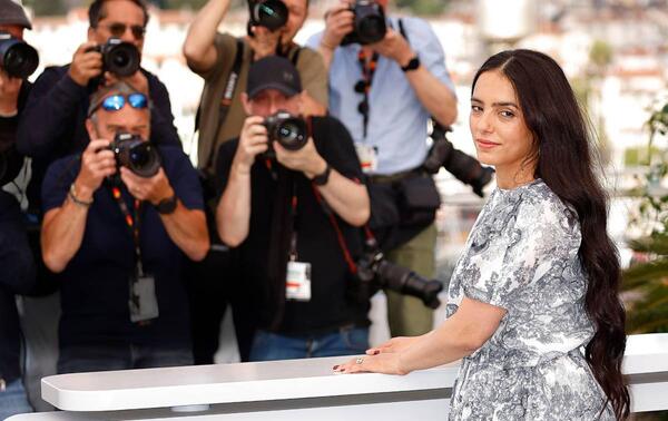 À Cannes, le 17 mai 2025, devant le palais des Festivals et des Congrès. DPA PICTURE ALLIANCE/ ALAMY STOCK PHOTO