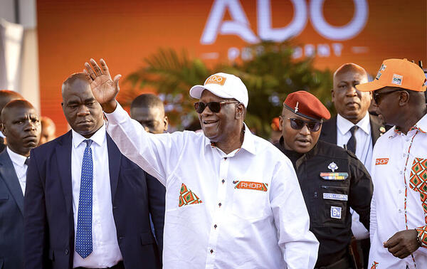 Le président ivoirien Alassane Ouattara, en campagne pour un quatrième mandat, à Abidjan, le 23 octobre 2025. PRÉSIDENCE CÔTE D'IVOIRE