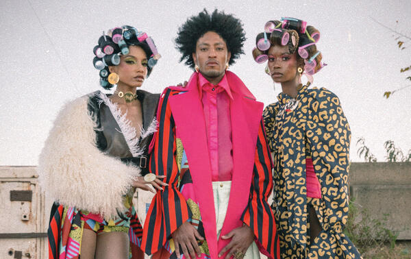 La dernière collection du designer, « Mapetla Extension », rend hommage aux années 1990. EZRA QUA-ENOO
