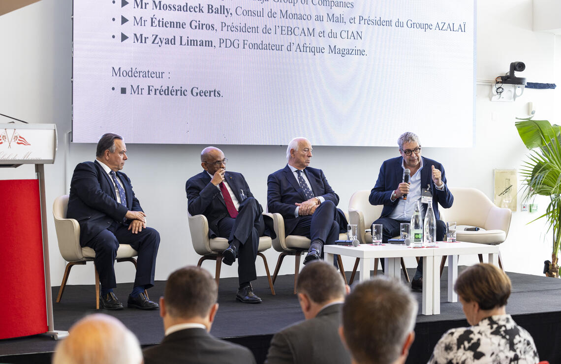 Avec Frédéric Geerts, président du CEMA, Mossadeck Bally (Azalaï), Etienne Giros (CIAN) et Zyad Limam (Afrique Mgazine)