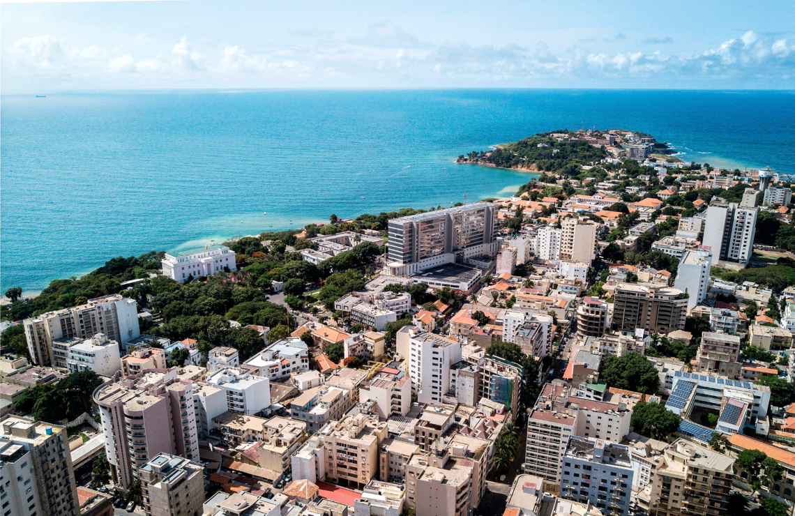 Le quartier du Plateau, à Dakar, avec le Palais de la République.SYLVAIN CHERKAOUI/JEUNE AFRIQUE