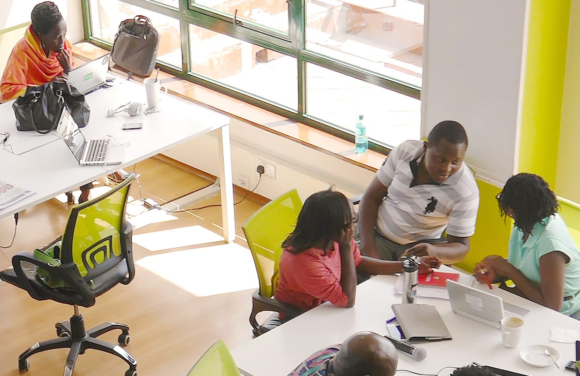 À Nairobi, dans la capitale kényane, le iHub, un espace de coworking pour les jeunes entrepreuneurs.SHUTTERSTOCK
