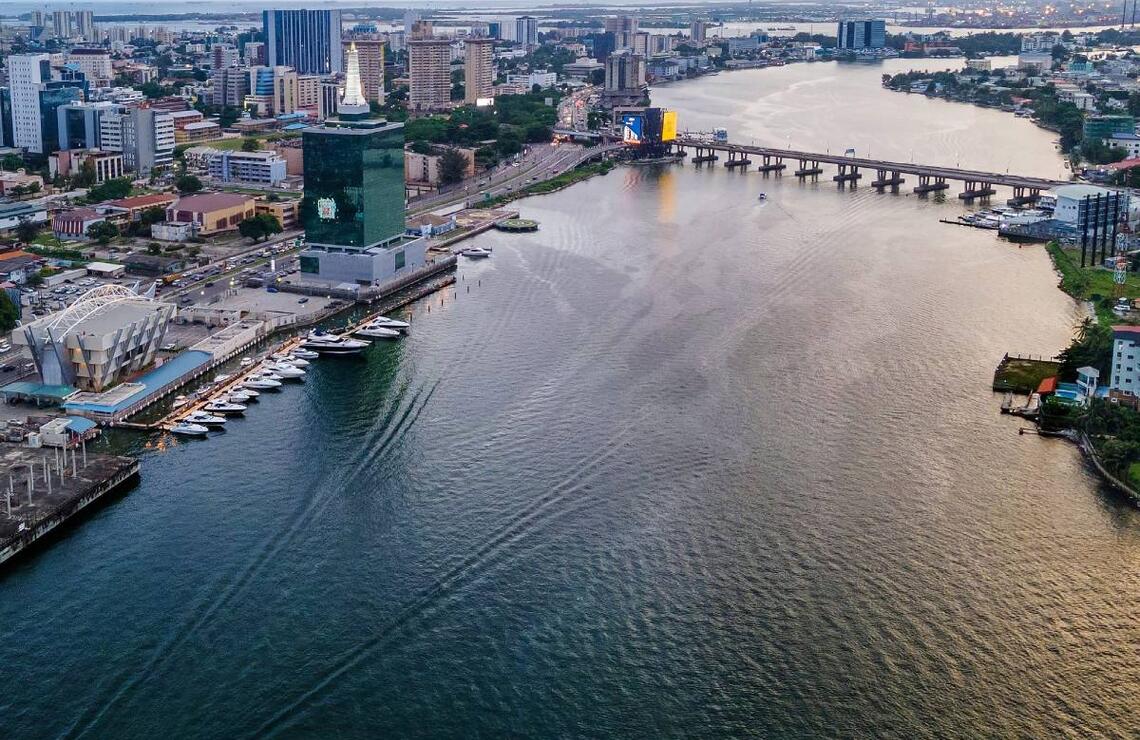 Changement de cap Vue aérienne de Victoria Island, le centre économique de Lagos. ABOLAJI RASAQ/SHUTTERSTOCK