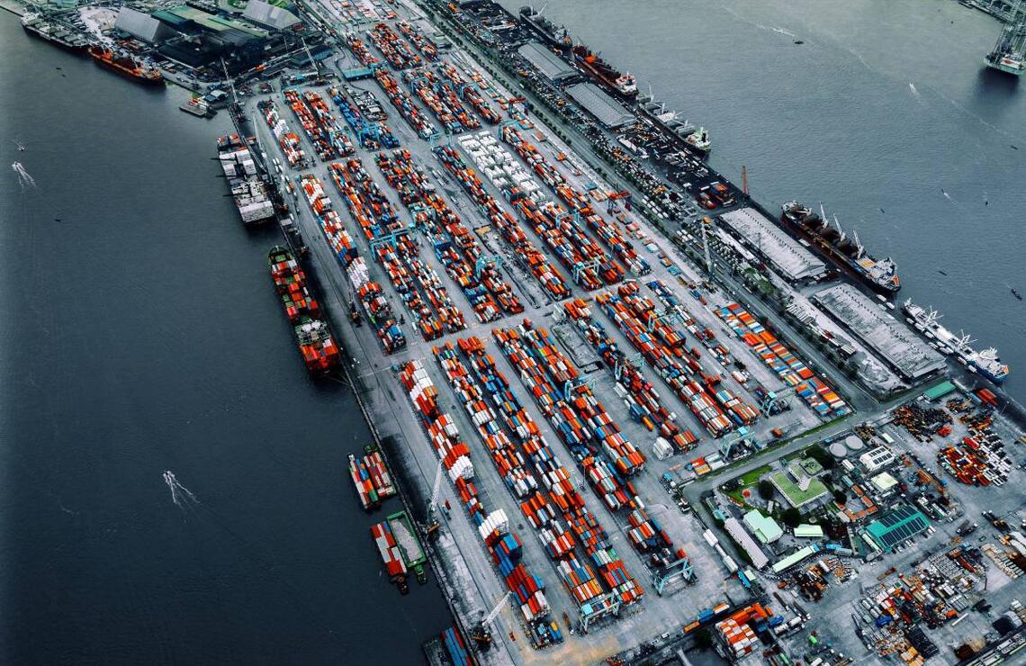 Le port de Lekki et ses nombreux containers vus du ciel. OUSSAMA OBEID/SHUTTERSTOCK