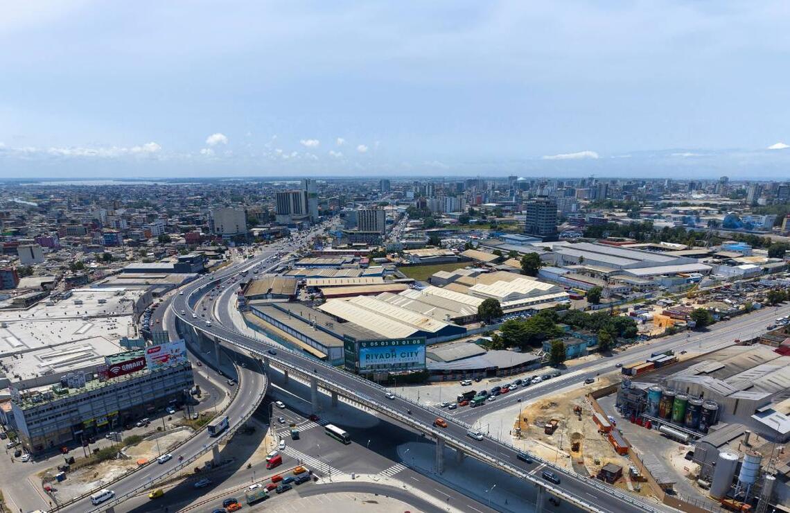 Imaginer en grand L’échangeur Solibra, au cœur d’Abidjan, inauguré le 30 août 2024. NABIL ZORKOT