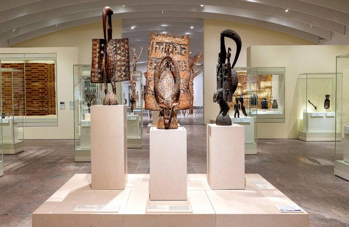 L’Afrique de retour au MET L’aile Michael-C.-Rockefeller du MET, consacrée aux arts d’Afrique, des Amériques précolombiennes et d’Océanie. BRUCE SCHWARZ