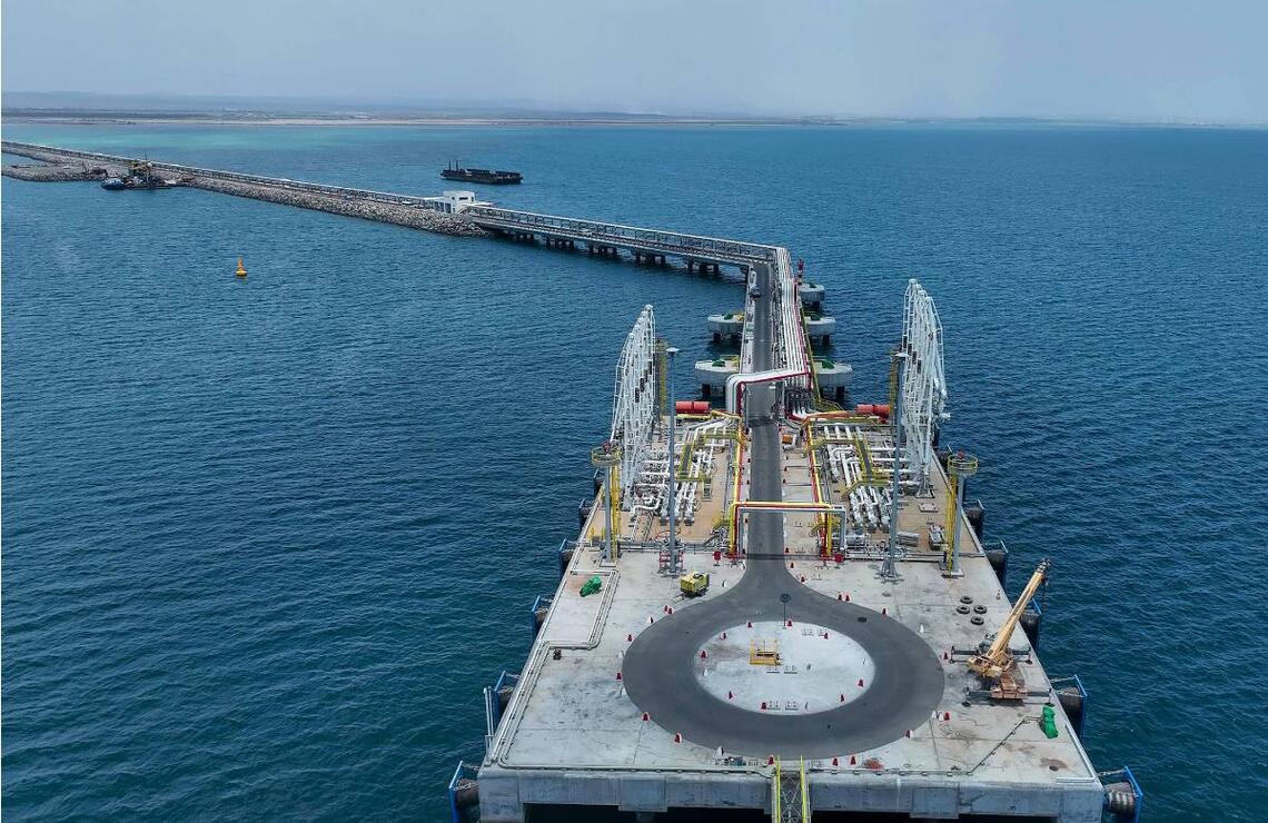 La jetée pétrolière de 3 km du complexe pétrochimique de Damerjog. DR/ DPFZA