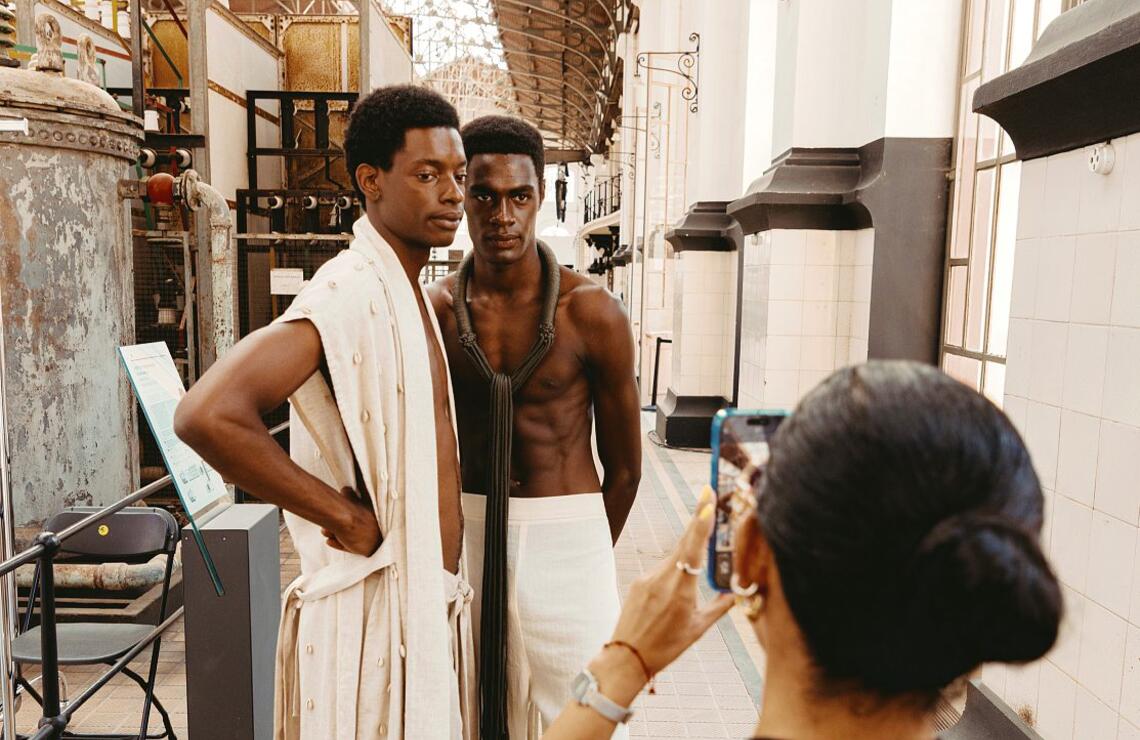 Les mannequins en backstage. CANEX/PFE