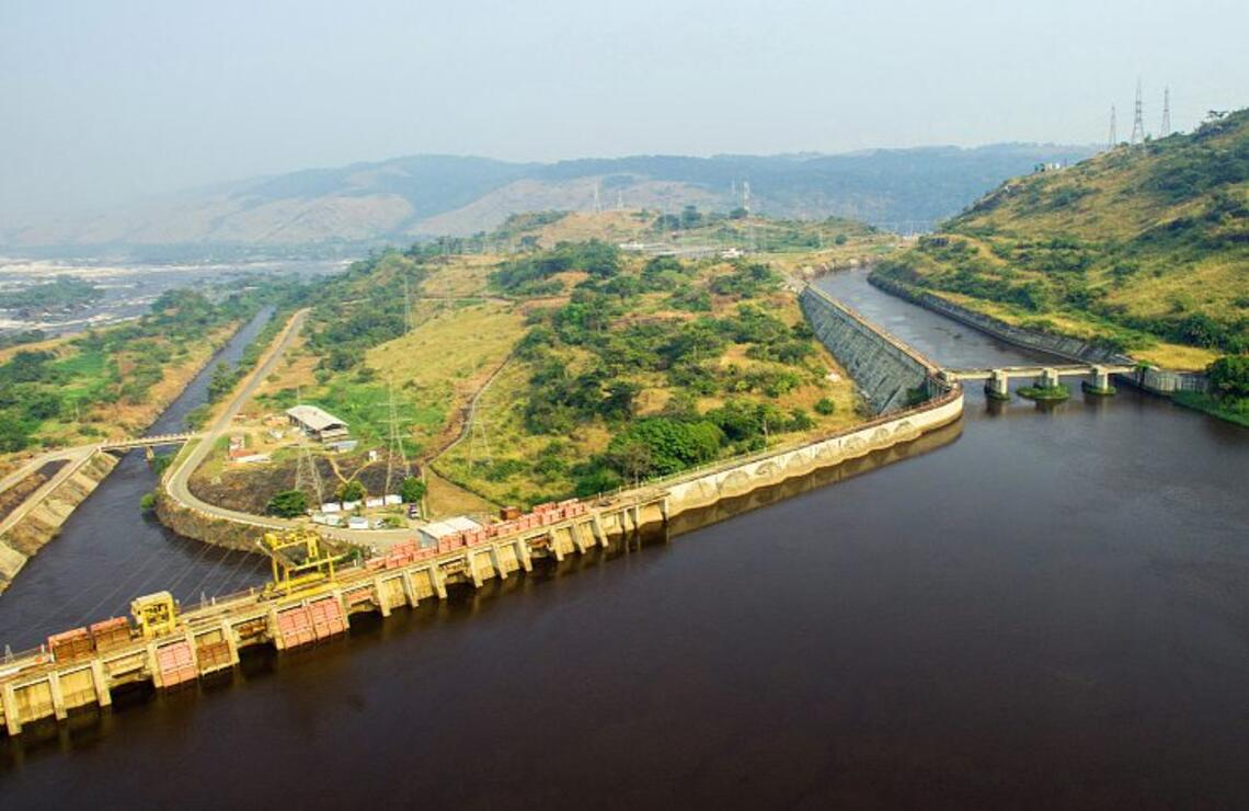 Le barrage Inga 1, en République démocratique du Congo. GWENN DUBOURTHOUMIEU POUR JA