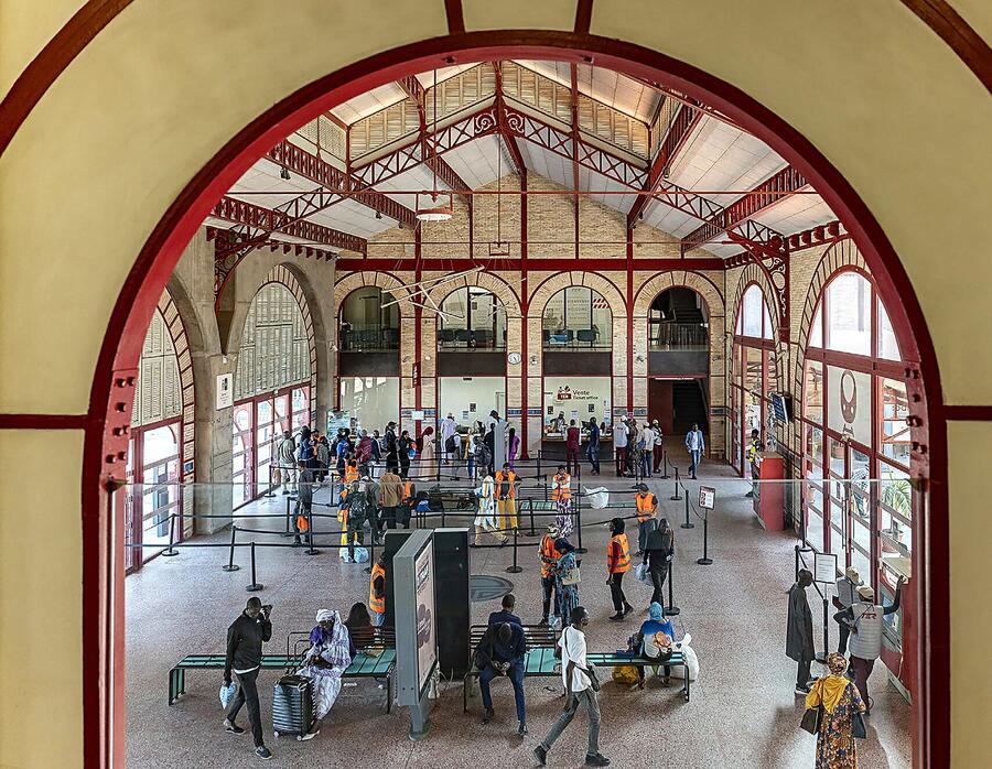 Entre passé, présent et futur, la gare rénovée de Dakar consacrée au nouveau TER.SYLVAIN CHERKAOUI/AGA KHAN TRUST FOR CULTURE /
