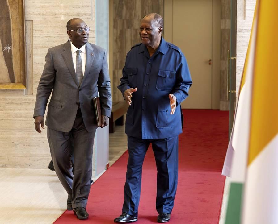 Le chef d’État Alassane Ouattara aux côtés du vice-président Tiémoko Meyliet Koné, en mars 2025. ARISTIDE PRÉSIDENCE DE LA CÔTE D’IVOIRE