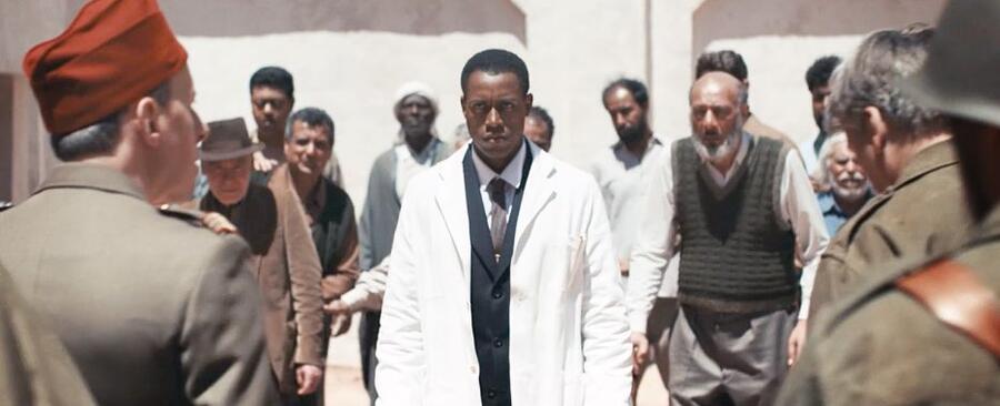 L’acteur Alexandre Bouyer incarne Fanon dans le film éponyme. DR