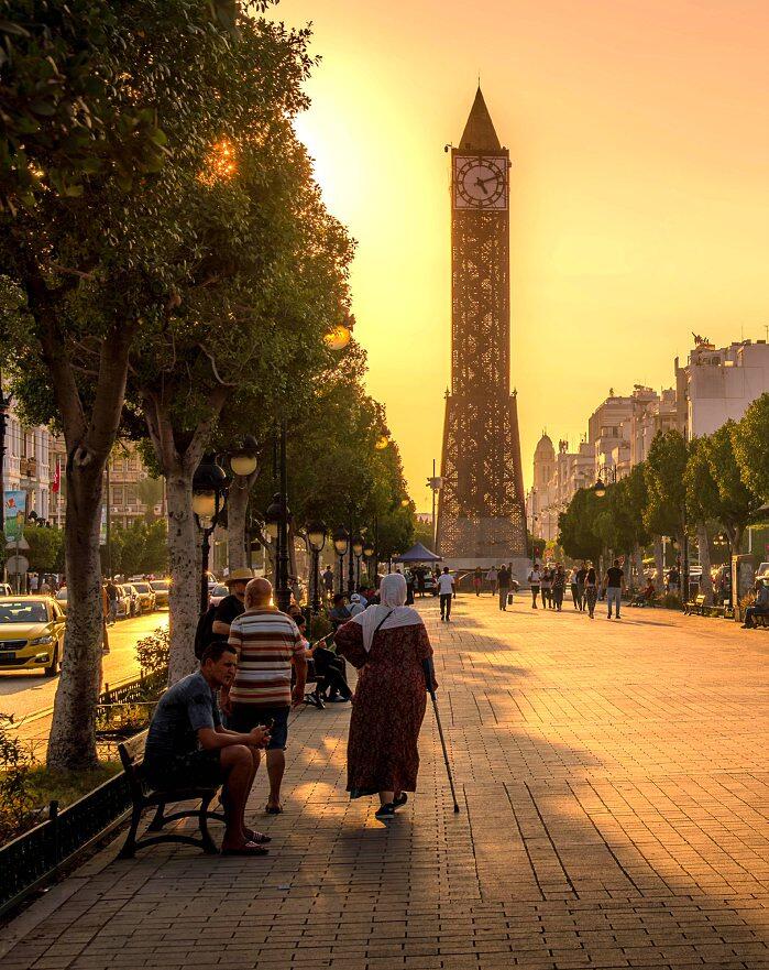 L’avenue Habib-Bourguiba, le centre de la capitale Tunis. ARTAXERXES LONGHAND/SHUTTERSTOCK