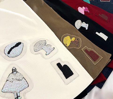 Les pièces sont confectionnées au Bénin à partir de tissus 100% coton, laine et denim japonais. DR