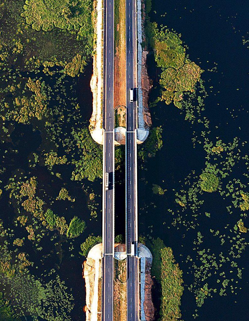 Vue aérienne de l’autoroute TiébissouBouaké, longue de 96 kilomètres. DR
