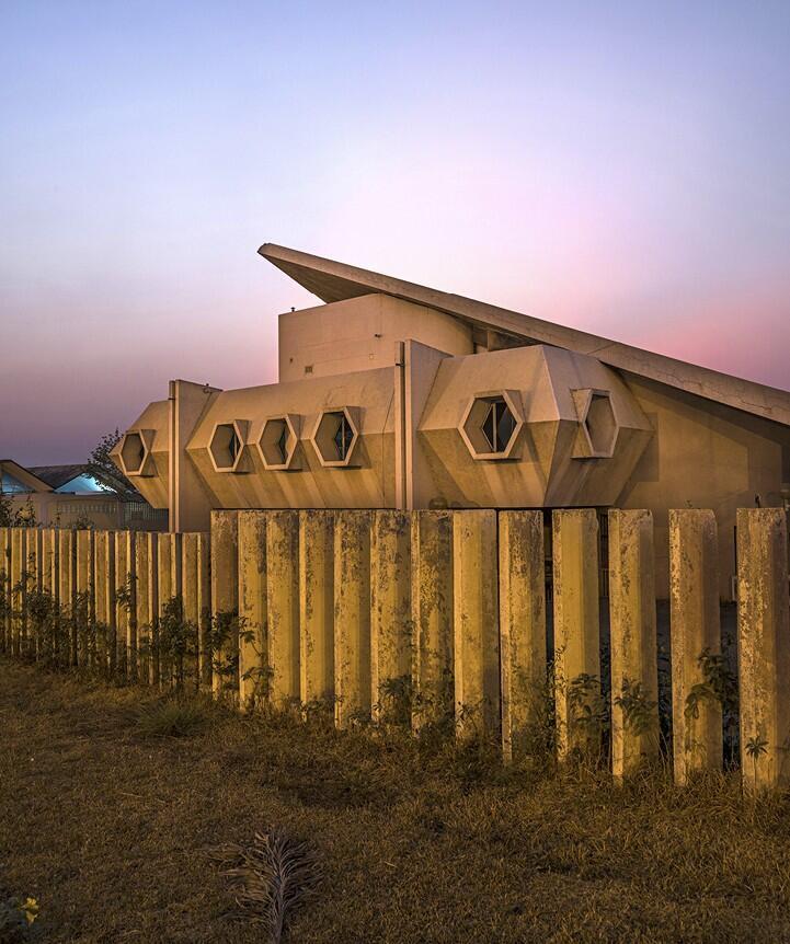 Le lycée Mamie Adjoua de Yamoussoukro, pensé par l'architecte ivoirien Jean Léon, FRANÇOIS-XAVIER GBRÉ