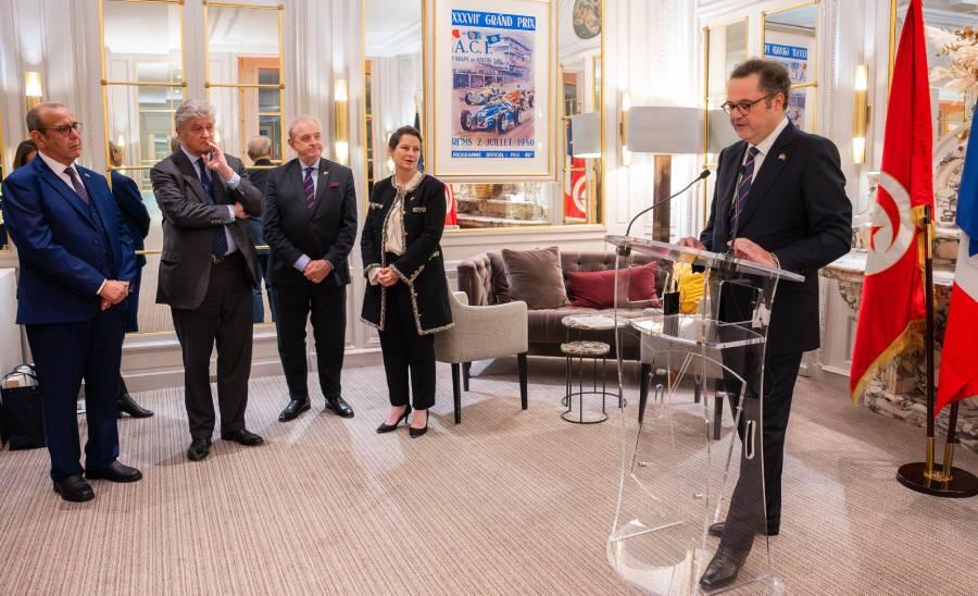 À l’automobile club de France, intervention d’Alexandre Ratle, avec Samir Majoul, Sophie Sidos, présidente des CCE (Conseillers du Commerce Extérieur) et Nicolas Forissier. DR