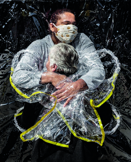 MADS NISSEN (POLITIKEN/PANOS PICTURES), The First Embrace, Photo de l’année.