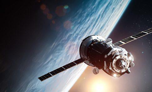 Une vingtaine de pays a d’ores et déjà envoyé près de 50 satellites en orbite.SHUTTERSTOCK